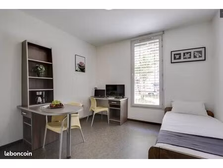 studio 1 pièce 23 m²