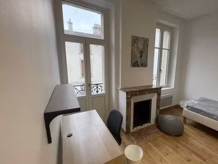 chambre 1 pièce 180 m²