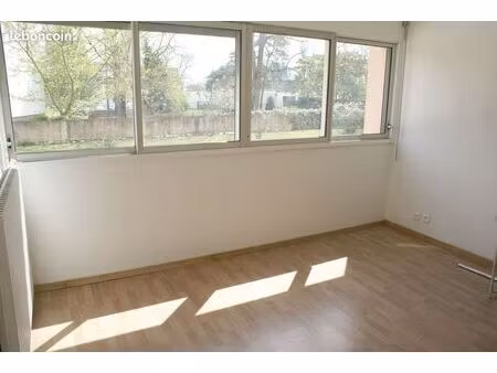 rangueil location t2 40 m² - rdc proche 150m fac / metro (orienté plein sud)