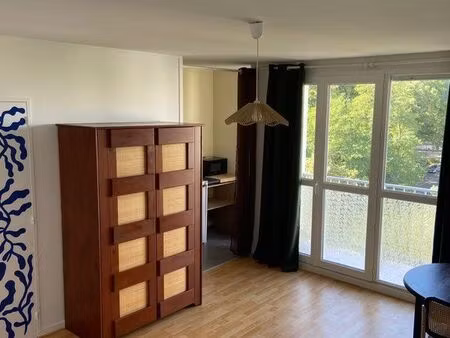 location studio quartier montjoyeux