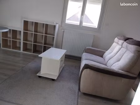loue chambre meublee 23m2