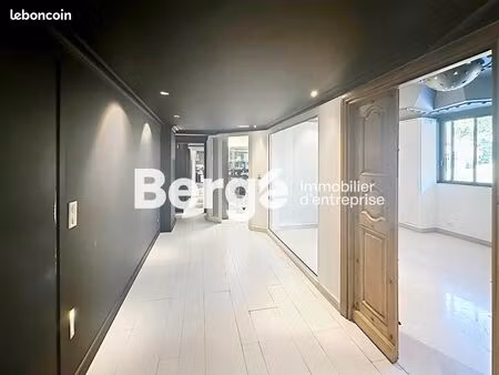 bureaux 127 m²
