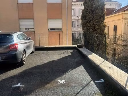 parking à louer