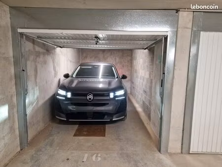 garage grand box fermé sécurisé de 15m2 neuf à louer  avec électricité