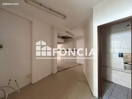 local commercial 43 m²