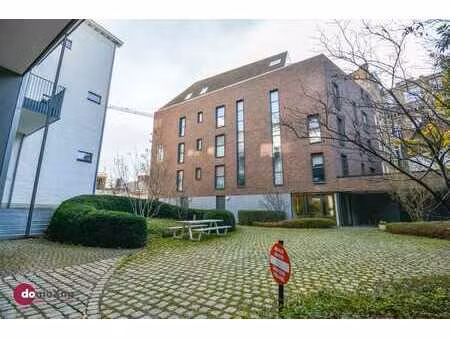 appartement d'une chambre au rez-de-chaussée & parking à leu