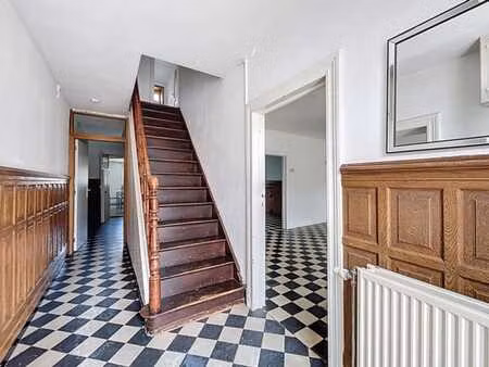 maison 2 chambres avec dépendances à malvoisin