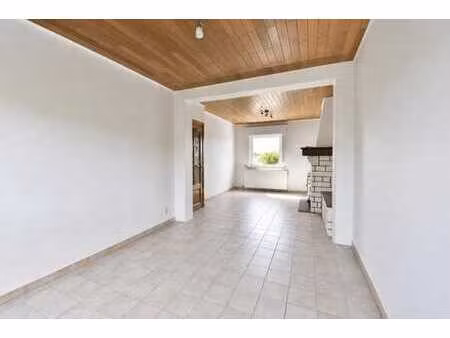 maison 3 chambres avec 3 garages et vue sur les champs
