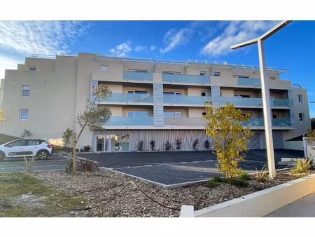 location appartement  m² t-2 à agde  705 €