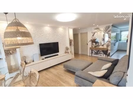 bel appartement 3/4 pièces rénové avec piscine et parking