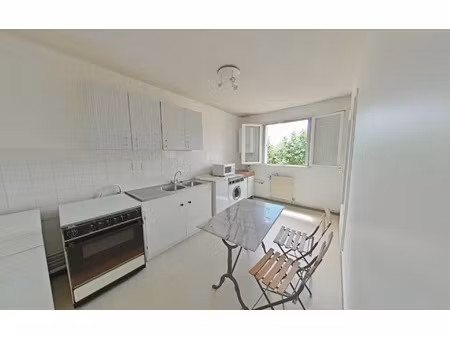 location appartement  m² t-3 à romans-sur-isère  650 €