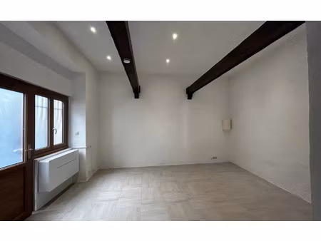 location appartement  m² t-1 à saint-jeannet  505 €