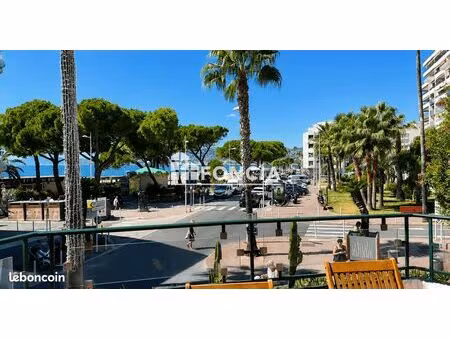 juan les pins centre  2 pièces avec terrasse de 20 m2 vue mer