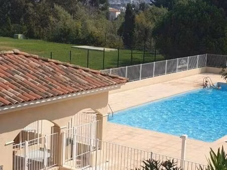 magnifique 4 pièces à cannes grand parc avec piscines