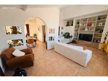 magnifique duplex entièrement rénové  idéalement situé entre forville  le suquet et les pl