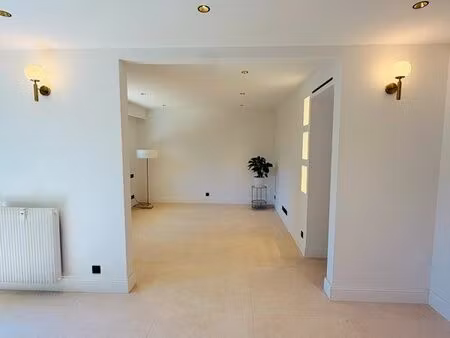 à vendre : appartement 3 pièces rénové avec jardin à cimiez