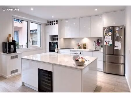 appartement 76m2 - 3 chambres - entièrement rénové - quartier port