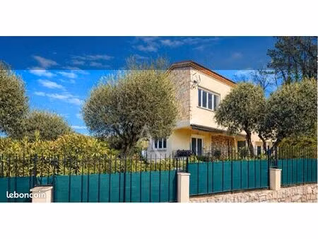 villa 136 m2 terrain plat 1899m2