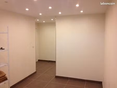 local / bureau / entrepôt