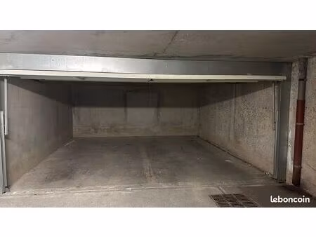 location garage cannes