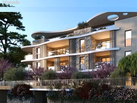 parking/box 16 m² mougins