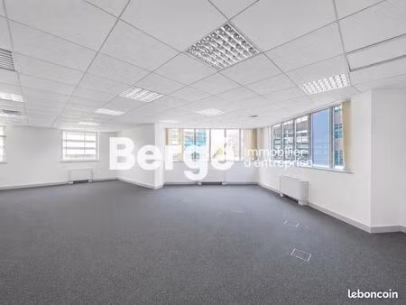 bureau 253 m²