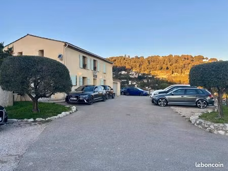 local commercial 85 m²