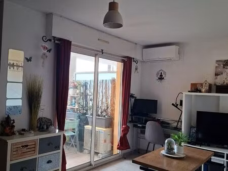 location 2 pièces avec piscine dans résidence