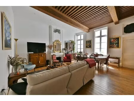 superbe appartement de caractère au cœur d'avignon intra-muros