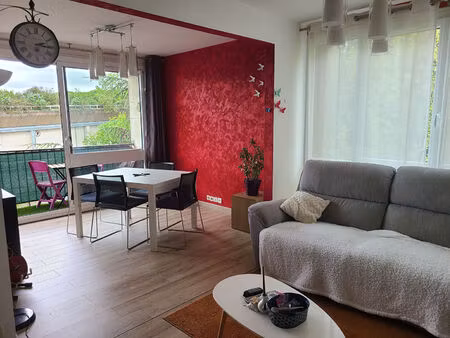 appartement fontenay le fleury 5 pièce(s) 93.88 m2