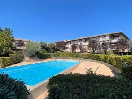 à louer – appartement t3 meublé avec jardin à saint-jean