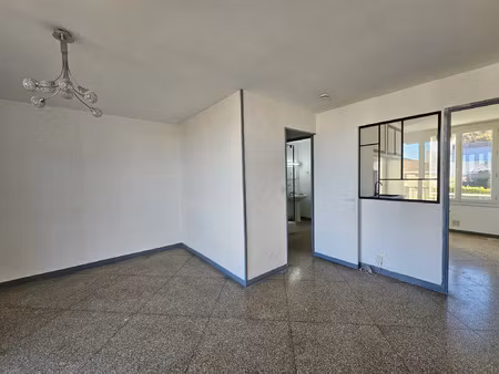 location appartement 2 pièces 43 m² à vitrolles (13127)
