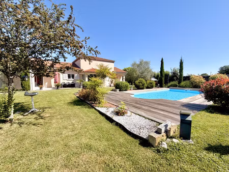 pruns – propriété de charme avec piscine sur plus de 7 500 m² de terrain