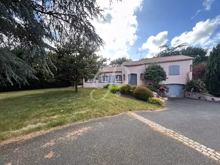 spacieuse maison 8 pièces de 205m2 à coëx