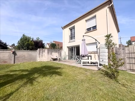 maison - 107 m2 - 5 pièces - non meublé