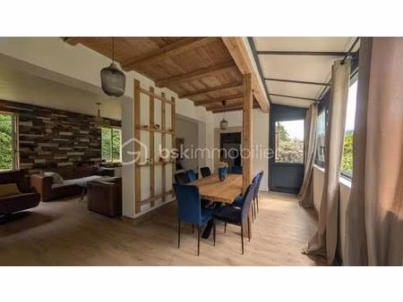 maison 130m² - 3 chambres - 2 salles de bain - 2 garages sur 23 ares