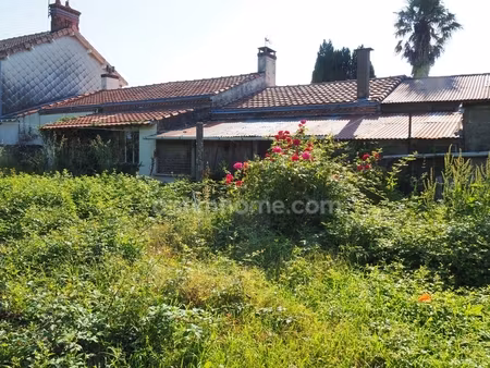 maison en pierres à fort potentiel d'évolution – 85 m² sur parcelle de 430 m² – port-saint