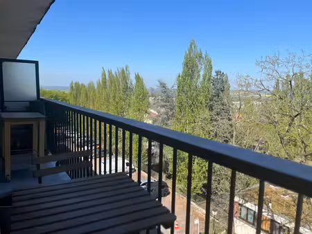 parc saint cyr - appartement 3 pièces meublé