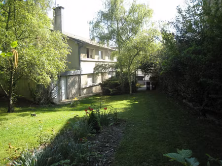 studio - 23 79 m²