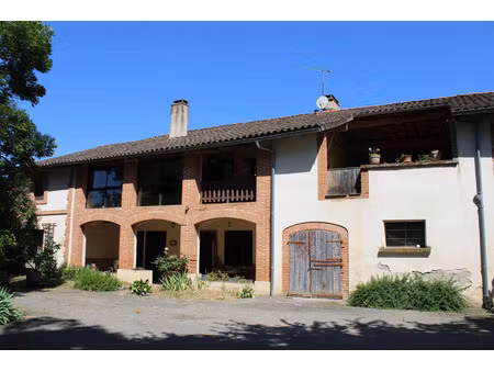 propriete de 10 hectares avec deux appartements et diverses dependances