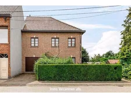 soliede gezinswoning met potentieel op een gunstige locatie