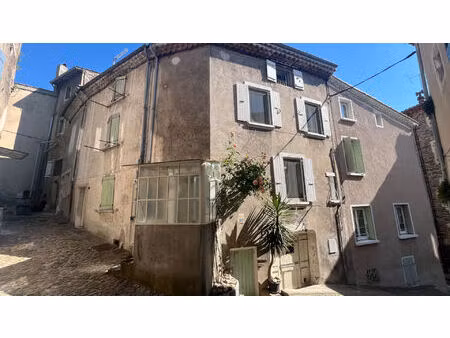 maison de caractère 3 chambres avec atelier voûté au coeur du village