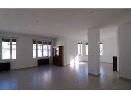 location appartement  m² t-3 à marseille 1  1 150 €