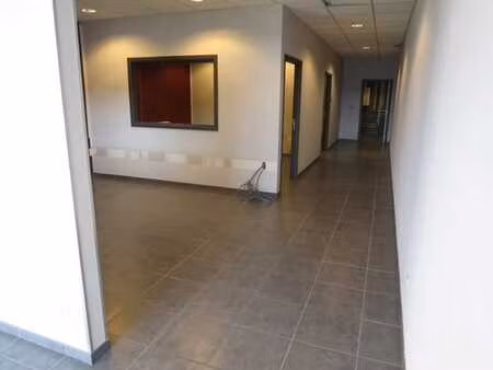 commerce dans centre commerciale- gozee