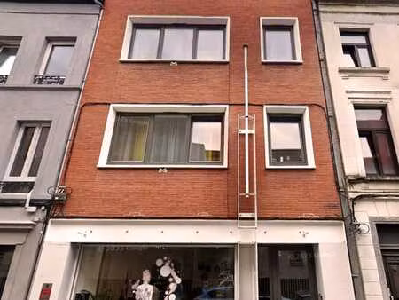 rez commercial de 80 m² avec vitrine en centre-ville