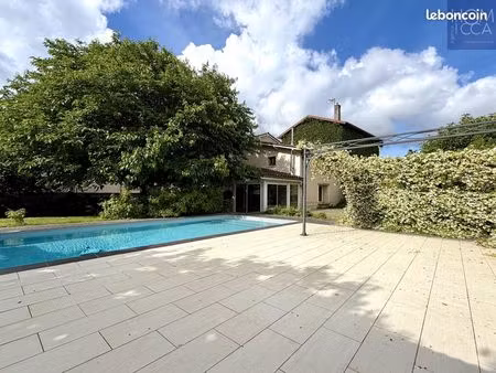 maison 7 pièces 213 m²