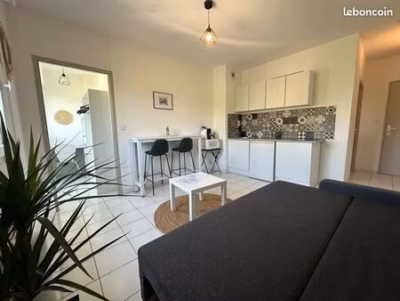 à louer grand studio étudiant