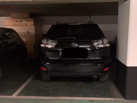 place de parking dans immeuble de prestige