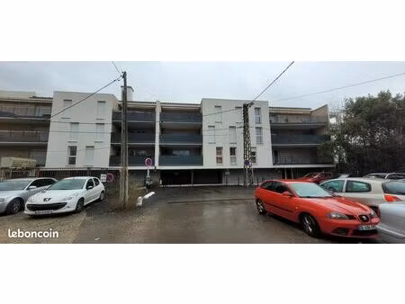t1 de 30m2 + balcon + place parking privée en centre ville