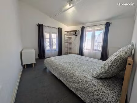 appartement t2 meublé à louer 39 m² + 13 m² de mezzanine  marignane centre-ville loyer : 7